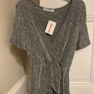 Black and white Stripped short sleeve shirt